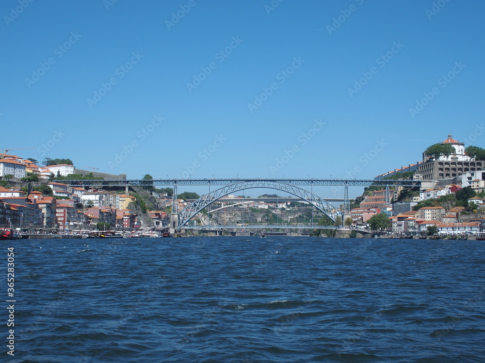 Blick auf den Douro, Brücke Dom Luis I, Vila Nova de Gaia und Porto Portugal  Panoramic view of Douro river, bridge Dom Luis I, Vila Nova de Gaia and Porto Portugal