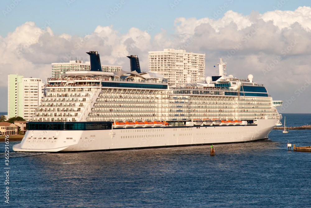 Large Cruise Ship Leaving Fort Lauderdale