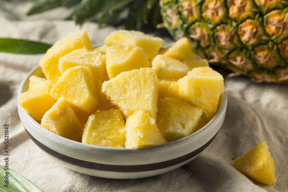 Yellow Organic Frozen Pineapple Yellow Organic Frozen Pineapple