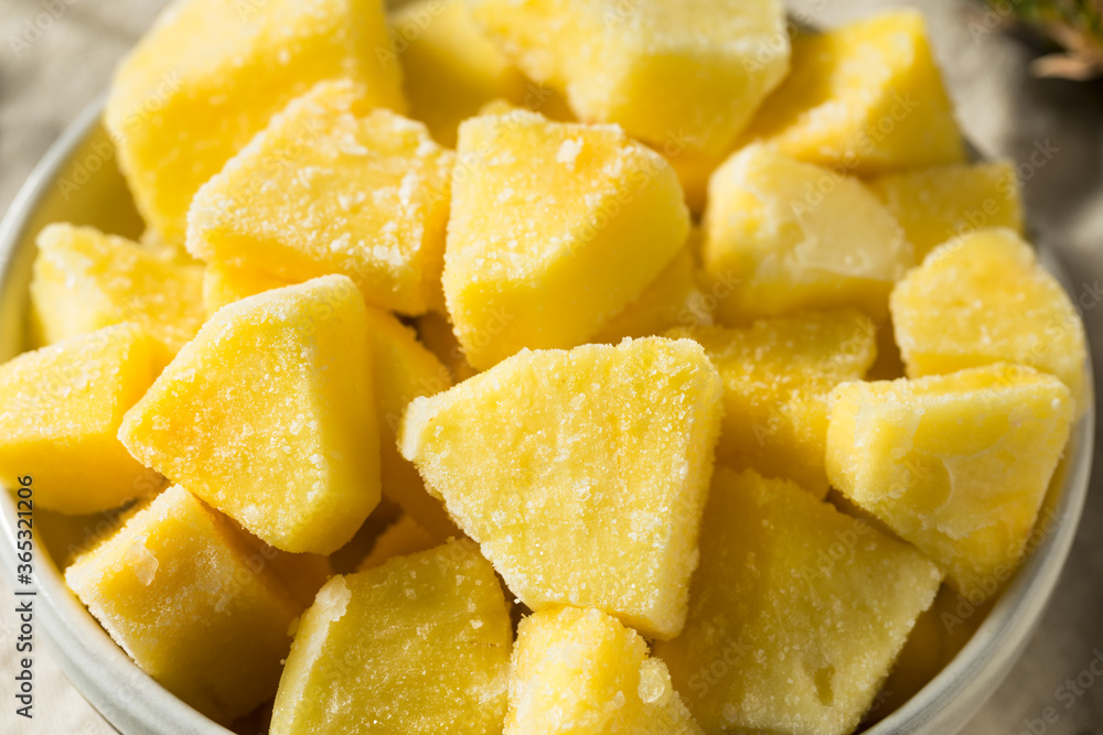Yellow Organic Frozen Pineapple Yellow Organic Frozen Pineapple