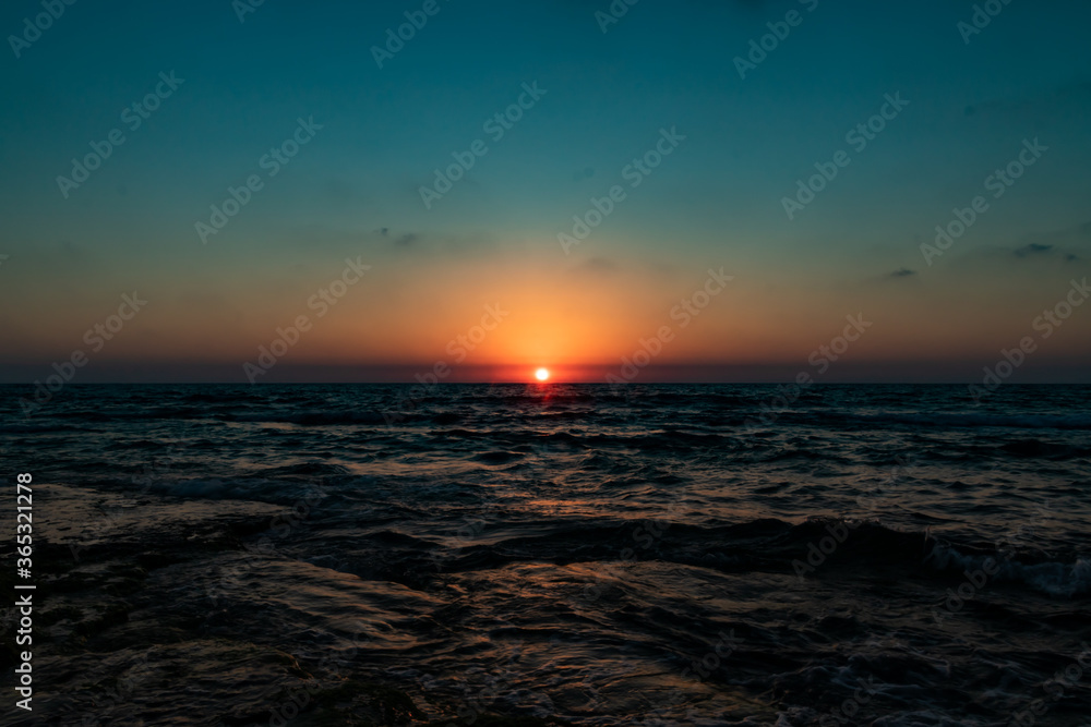 Obraz premium sunset over the sea