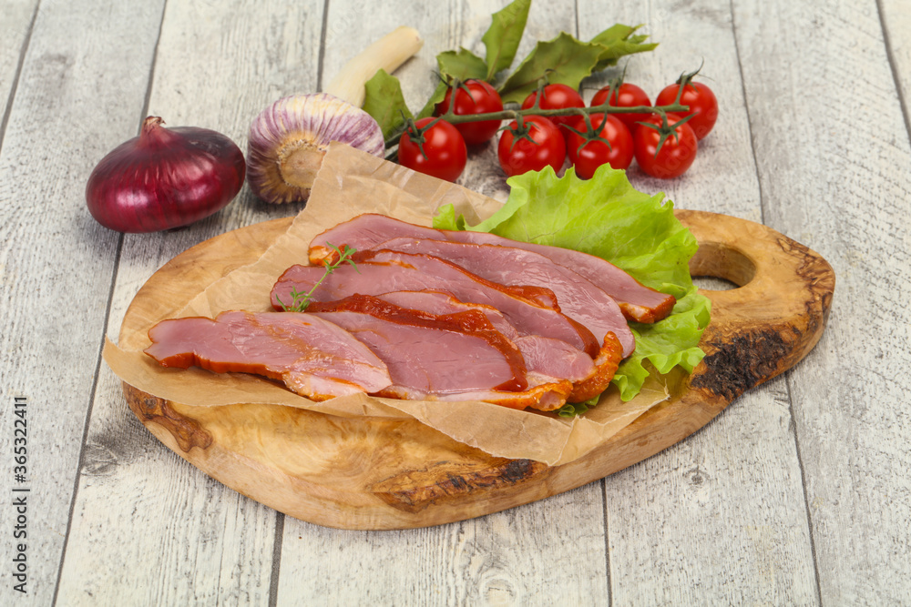 Sliced smoked duck breast served salad Sliced smoked duck breast served salad