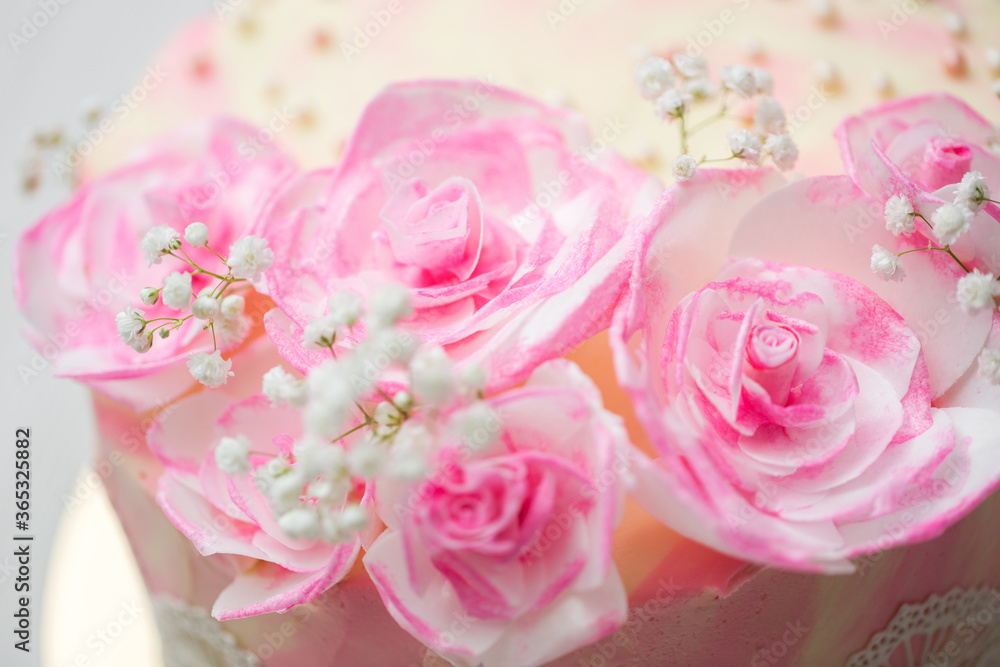 cake with pink roses
