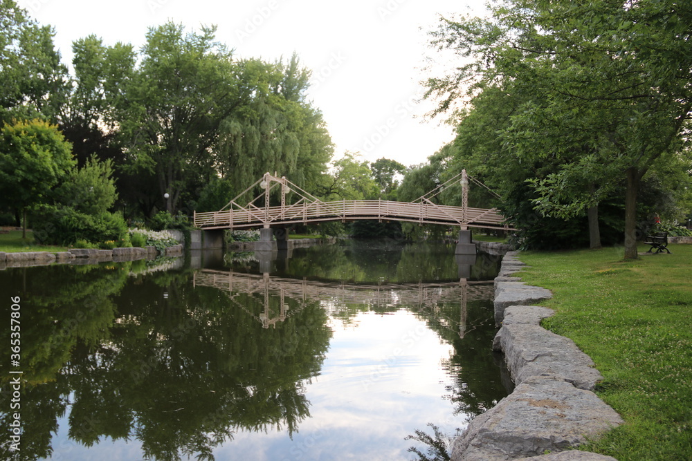 Garden bridge