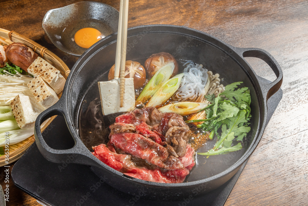 和牛すきやき　Tasty sukiyaki Japanese cuisine