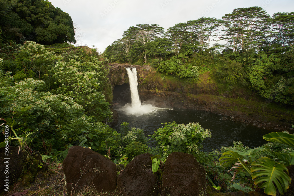 Rainbow Falls (Waiānuenue) in Hilo on the Island of Hawai'i. Broad ...