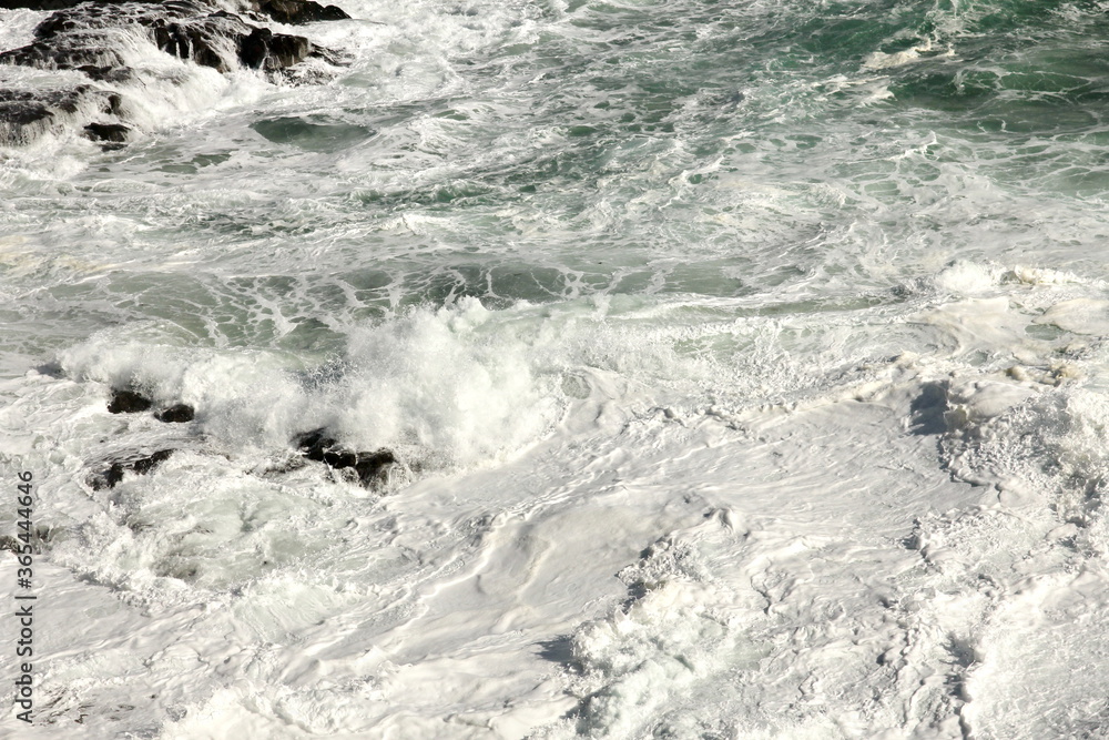 Obraz premium Rough sea along the coast in Australia