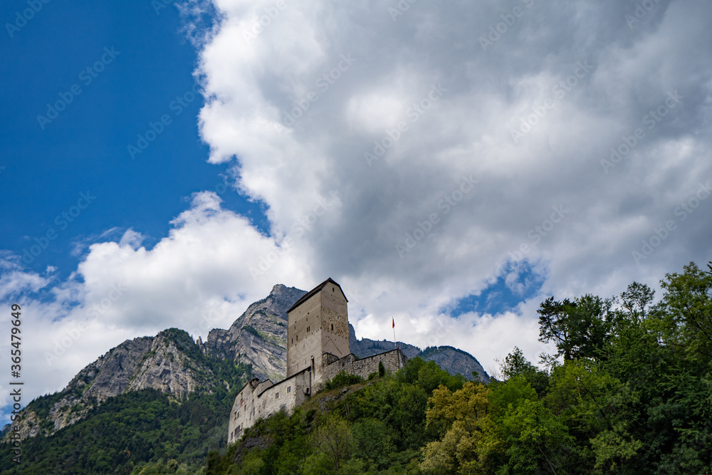 Schloss Sargans blauer Himmel mit Wolken 