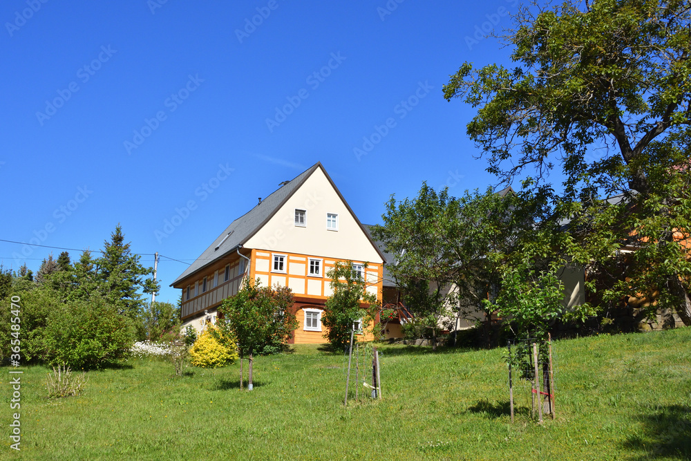 Obraz premium Umgebindehaus in der Oberlausitz