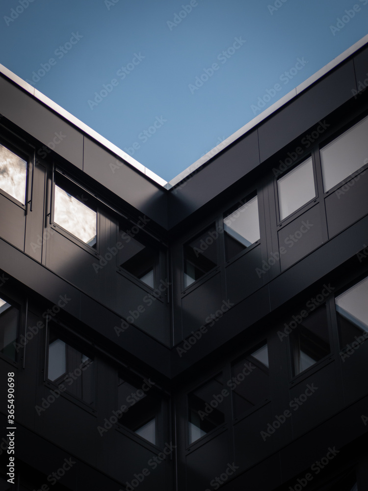 Obraz premium Himmel und Hausecke 