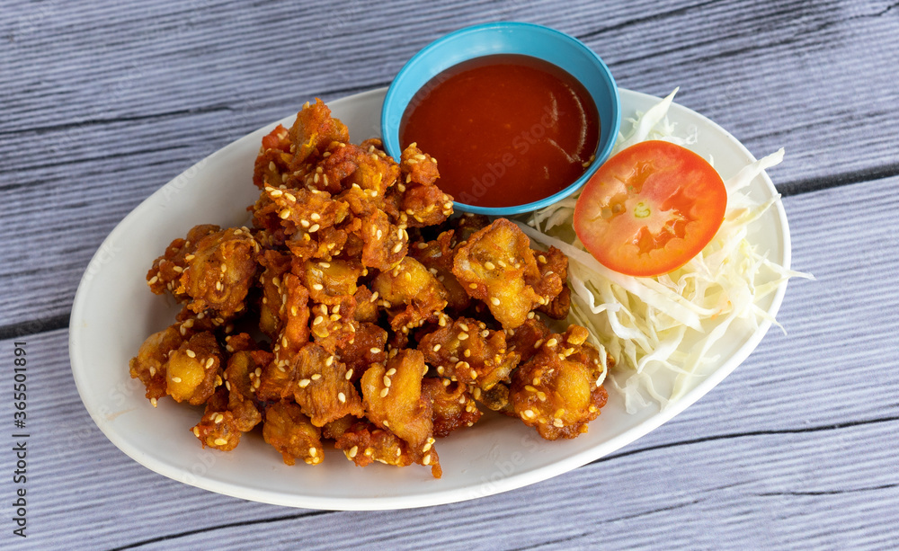 Thai & Japanese Mixed Food Selections Thai & Japanese Mixed Food Selections