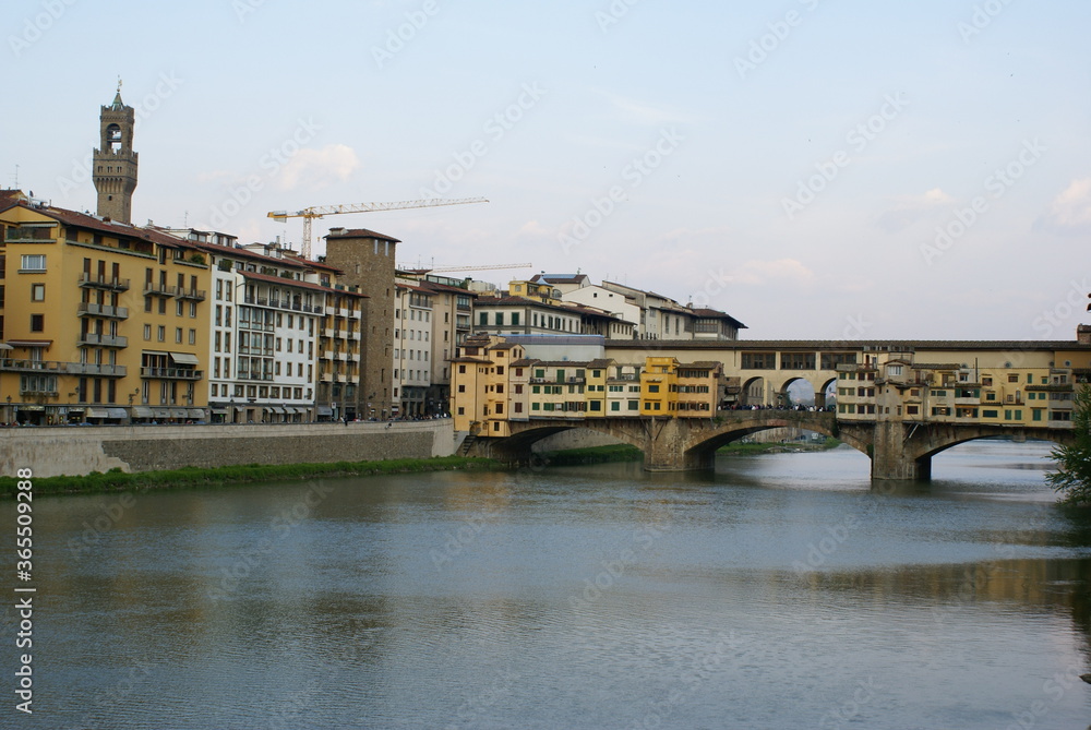 Florence, Italy: Ponte Vecchio bridge on the Arno river Florence, Italy: Ponte Vecchio bridge on the Arno river