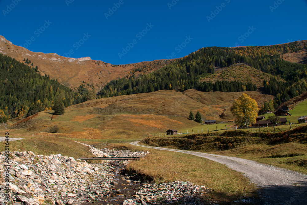 Fototapeta premium Herbst in den Bergen 