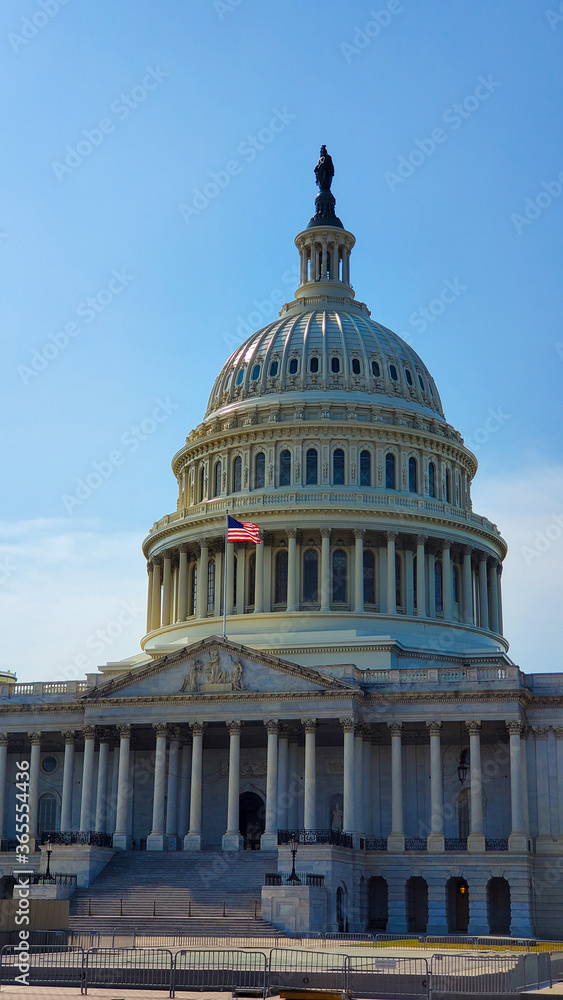 Obraz premium United States Capital Building. American Flag.