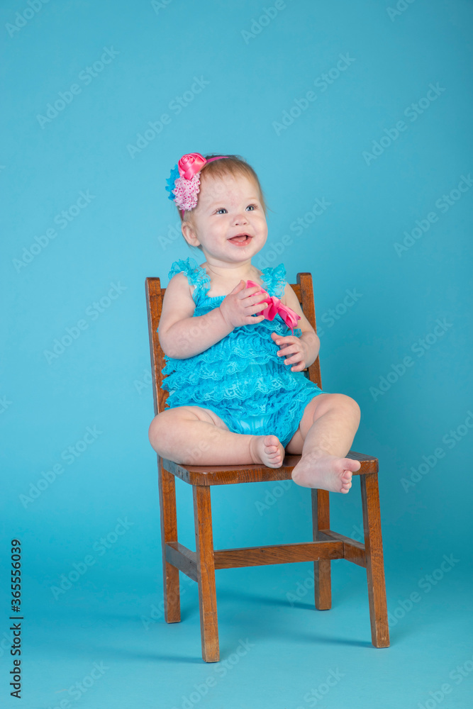 1 year old having her first birthday pictures taken 1 year old having her first birthday pictures taken