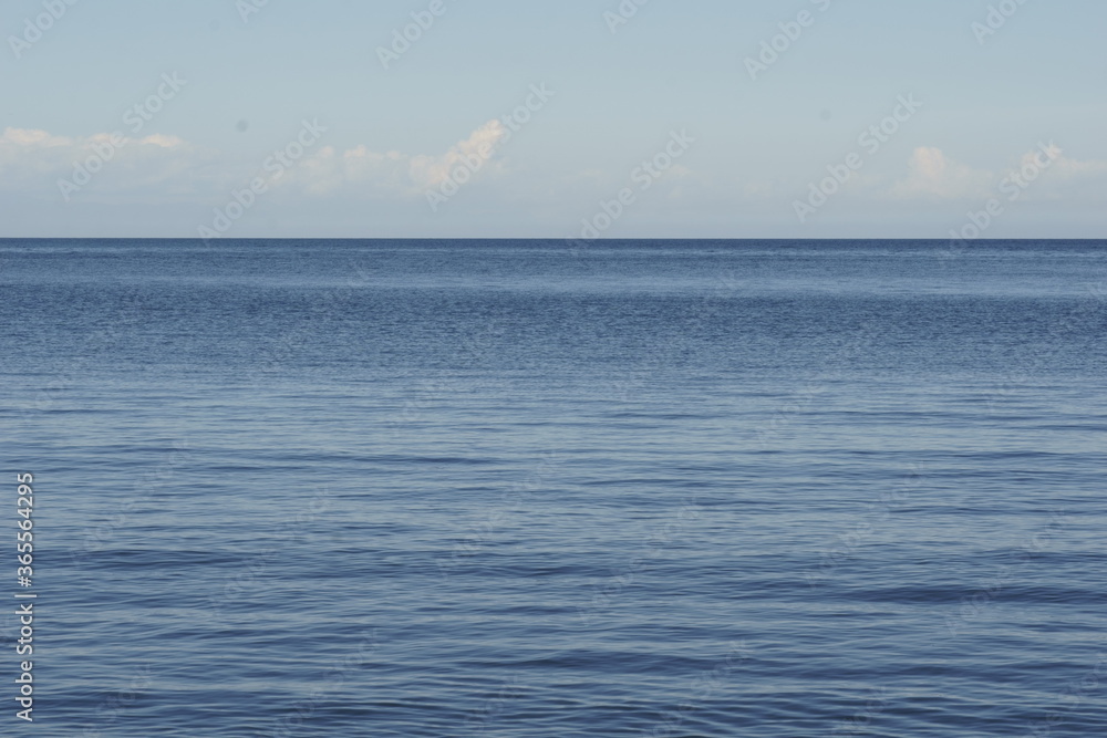 Fototapeta premium View of horizon with calm blue sea
