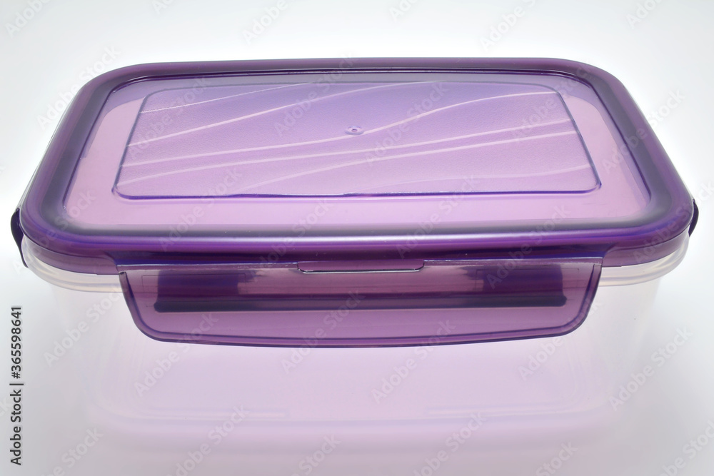 Transparent sturdy solid plastic food container Transparent sturdy solid plastic food container