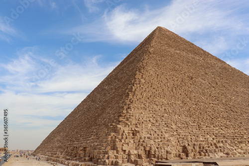 pyramid of giza