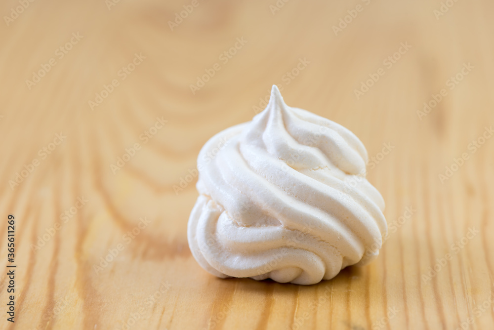 Meringue egg yolk Meringue egg yolk