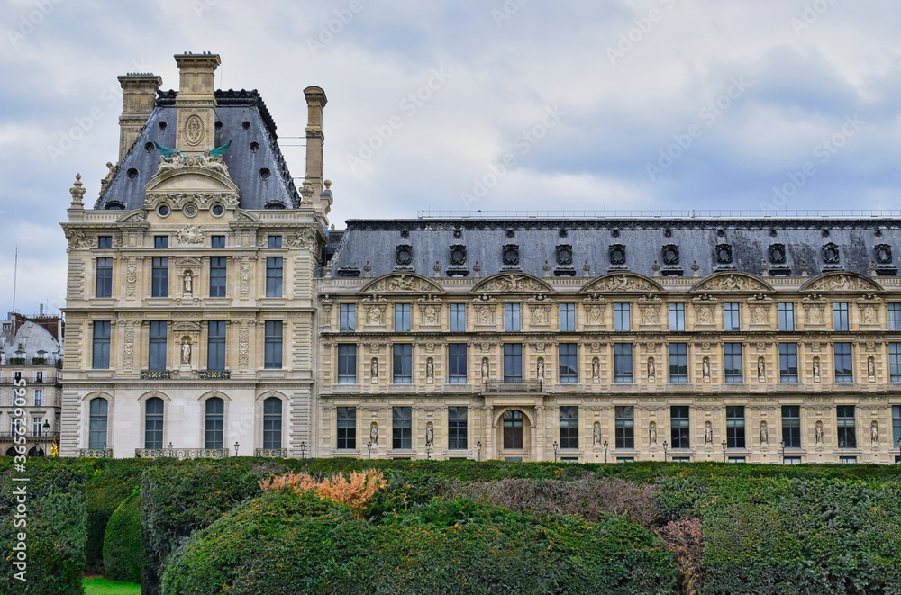 Ala del museo de Louvre en Paris, Francia