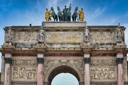 Arco del Triunfo del Carrusel en Paris photo