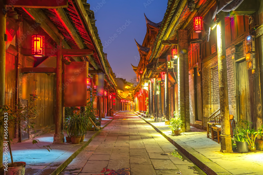 Fototapeta premium Night view of Huanglongxi ancient town in Chengdu