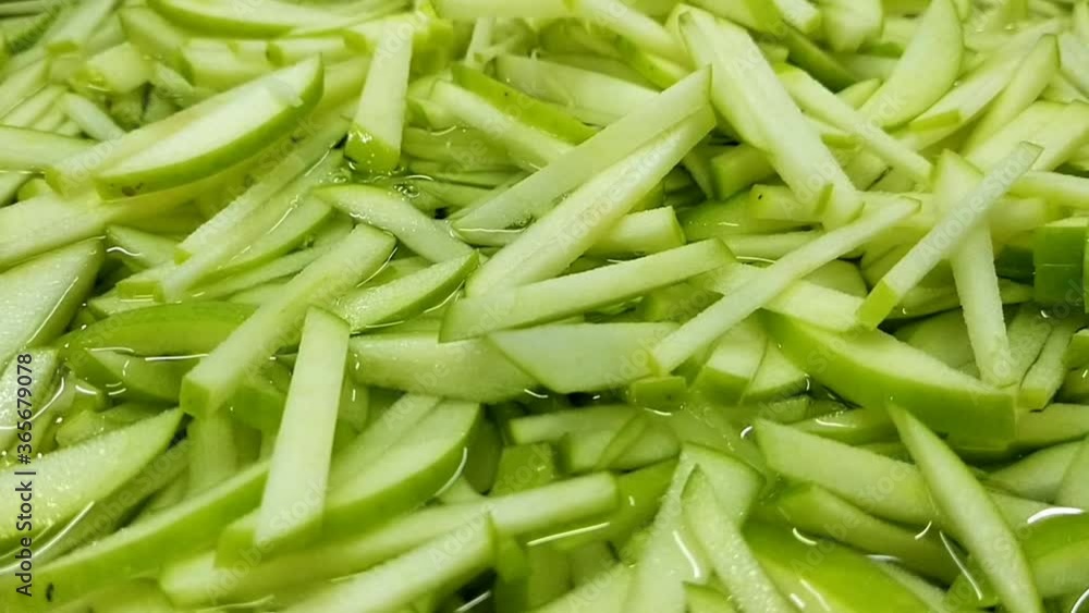 Green apple slide Prepare fruit salad Green apple slide Prepare fruit salad