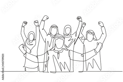 One single line drawing of young muslim business people show solid teamwork. Saudi Arabian businessmen with shmag, kandora, headscarf, thobe, ghutra. Continuous line draw design vector illustration