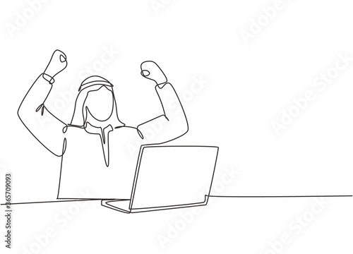 One single line drawing of young happy muslim worker celebrate after he finished his office work. Saudi Arabian with shmag, headscarf, thobe, ghutra. Continuous line draw design vector illustration