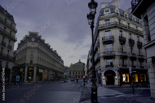 PARIS  © Roni