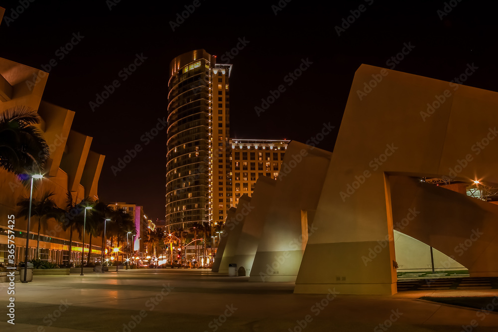 Obraz premium San Diego Skyline at Night,San Diego,California,USA