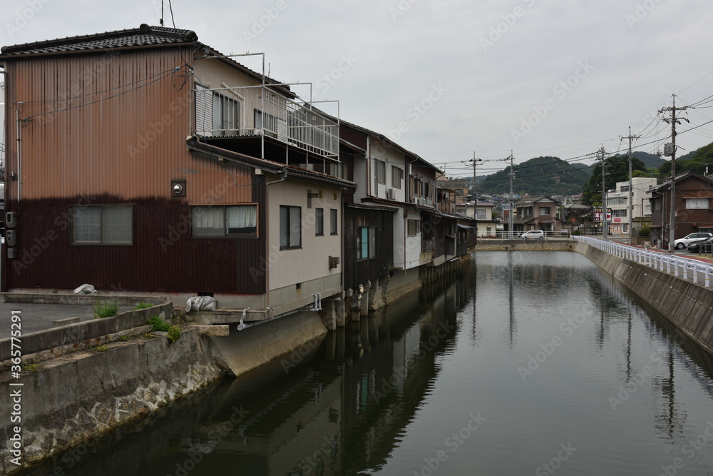 Obraz premium 日本の岡山県玉野市の古くて美しい建物