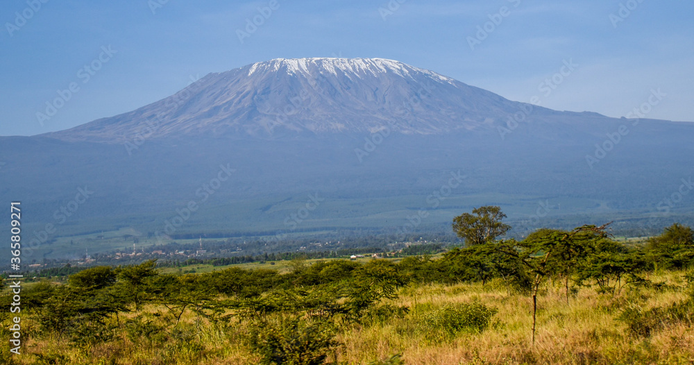 Mt. Kilimanjaro,
Amboseli National Park ,Kenya,
Tanzania
