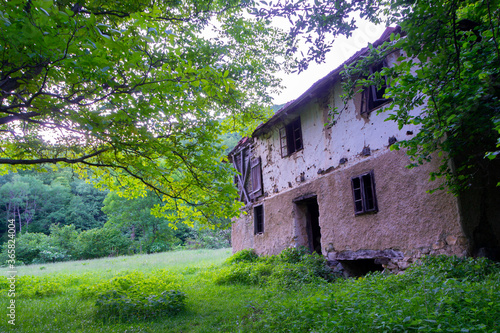 Abandoned mountain house © dejtan05