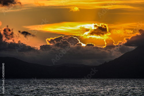 couché de soleil et mer de sicile