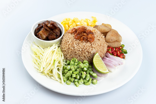 thai fried rice with shrimp paste, khao kluk kapi