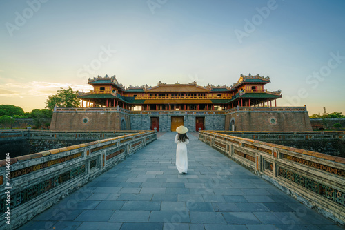 Fototapeta Ngo Mon gate - the main entrance of forbidden Hue Imperial City in Hue city, Vie