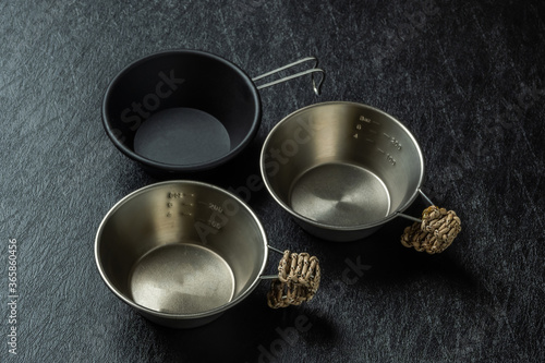 Schilderij op canvas アウトドア用食器　Tableware used for typical outdoor