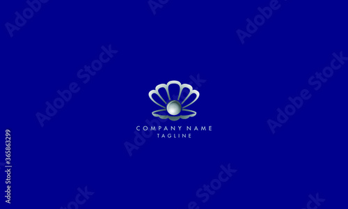 Seashell with pearl outline icon