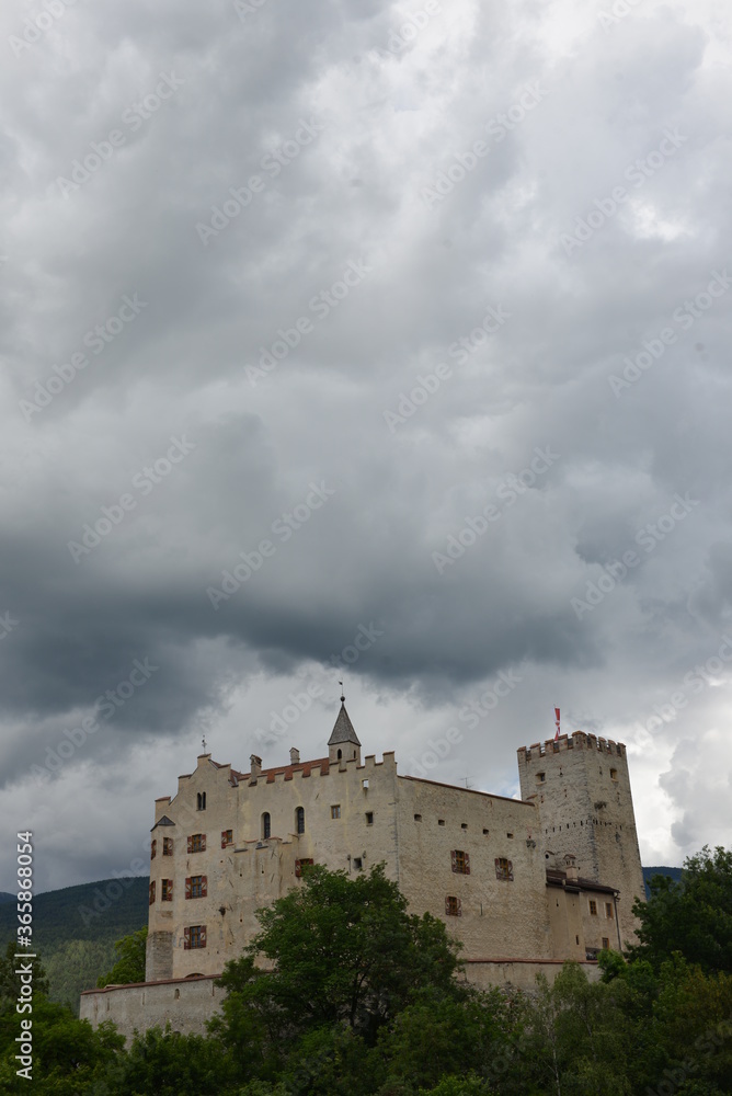 un castello tra le nuvole