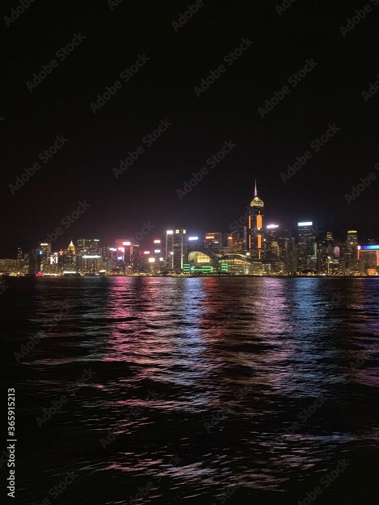 Baie de nuit à Hong Kong