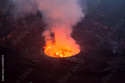 Volcan Nyiragongo, Rift Valley, R.D. Congo  photo