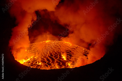 Volcan Nyiragongo, Rift Valley, R.D. Congo  photo