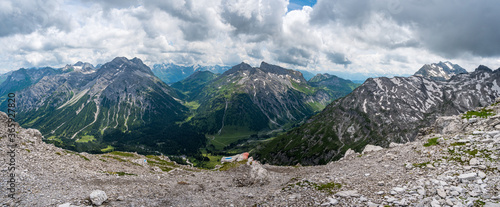 Fototapeta Naklejka Na Ścianę i Meble -  Fantastic hike in the Lechquellen Mountains in Vorarlberg Austria