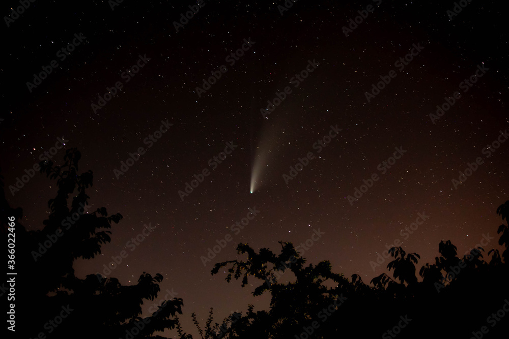 Fototapeta premium Neowise paysage Juillet
