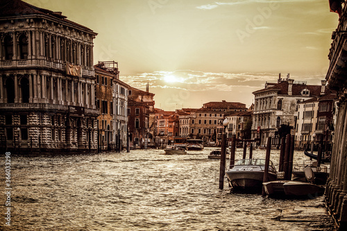 Venice at Night: Captivating Canals, Stunning Architecture, and Serene Reflections