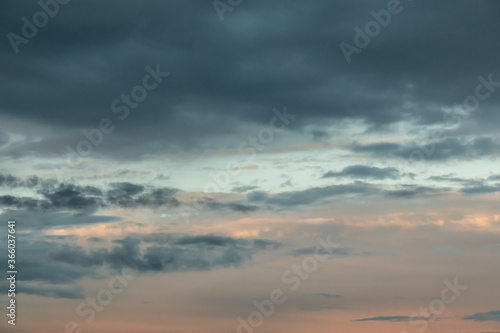 Fototapeta Naklejka Na Ścianę i Meble -  Dramtische Wolken am Himmel nach einem Gewitter