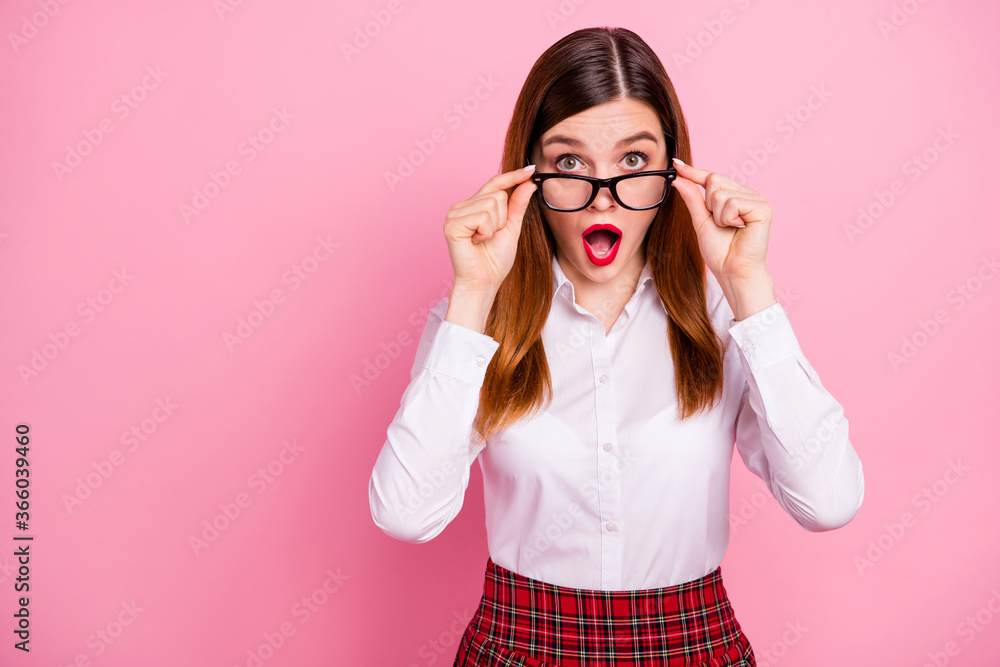 Portrait of her she nice-looking attractive lovely charming pretty amazed stunned intelligent red-haired girl good news reaction isolated over pink pastel color background Portrait of her she nice-looking attractive lovely charming pretty amazed stunned intelligent red-haired girl good news reaction isolated over pink pastel color background