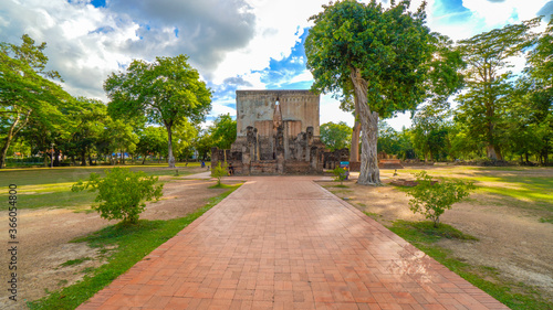 Photo Sukhothai, Thailand : Wat Si Chum is a historic temple site in Sukhothai Historical Park, Sukhothai Province,Thailand