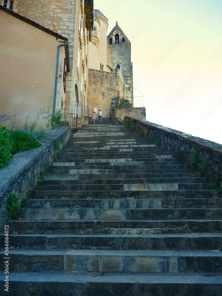 escaliers des pèlerins montants à l'esplanade des sanctuaires, Rocamadour, Lot, vallée de la Dordogne, France